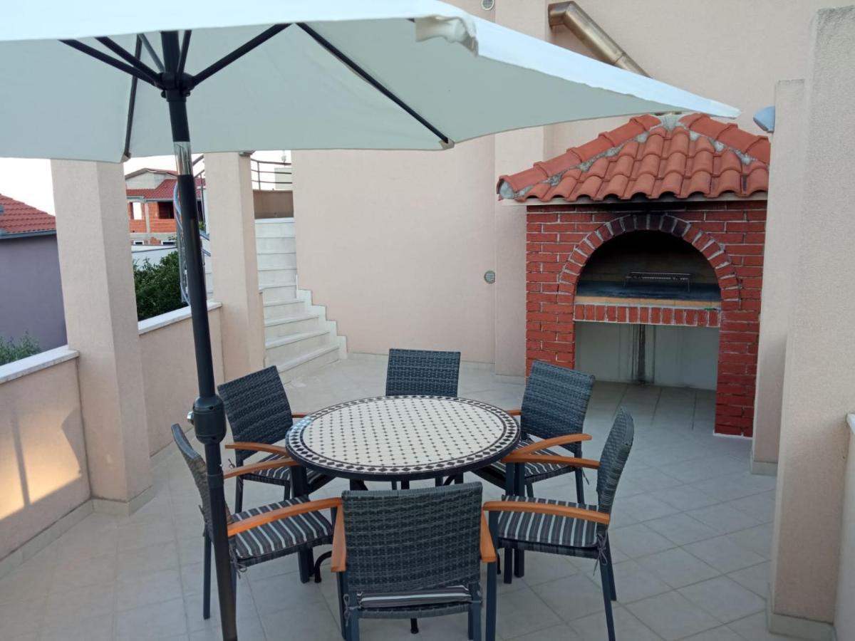 Apartmani Ferdi Трогір Екстер'єр фото