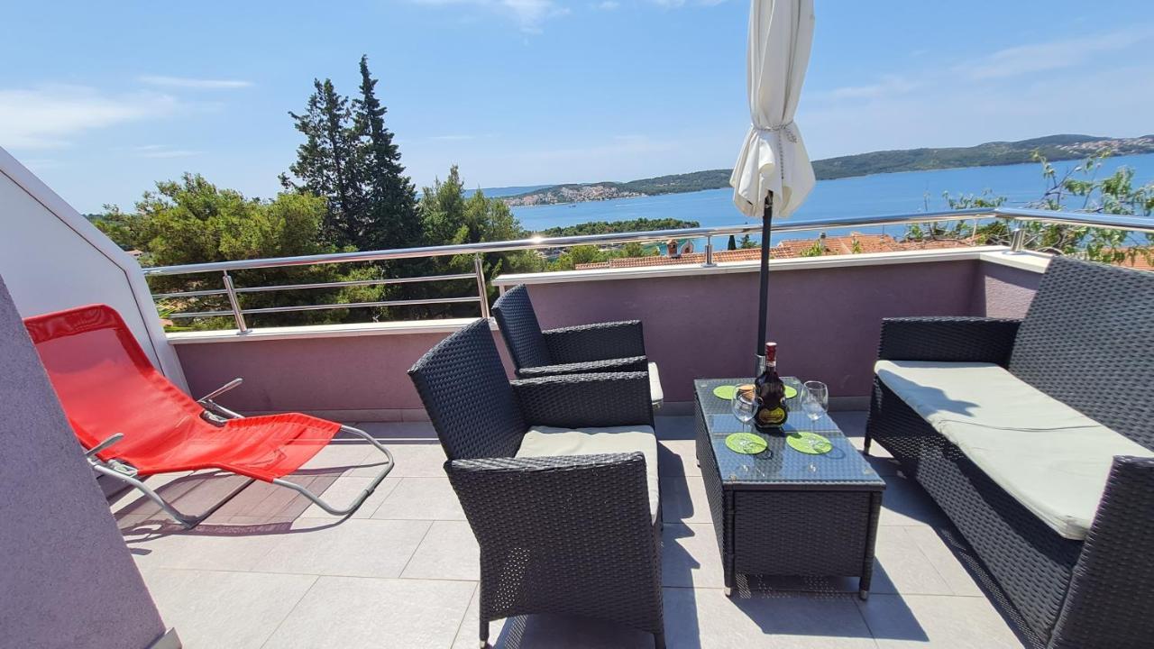 Apartmani Ferdi Трогір Екстер'єр фото