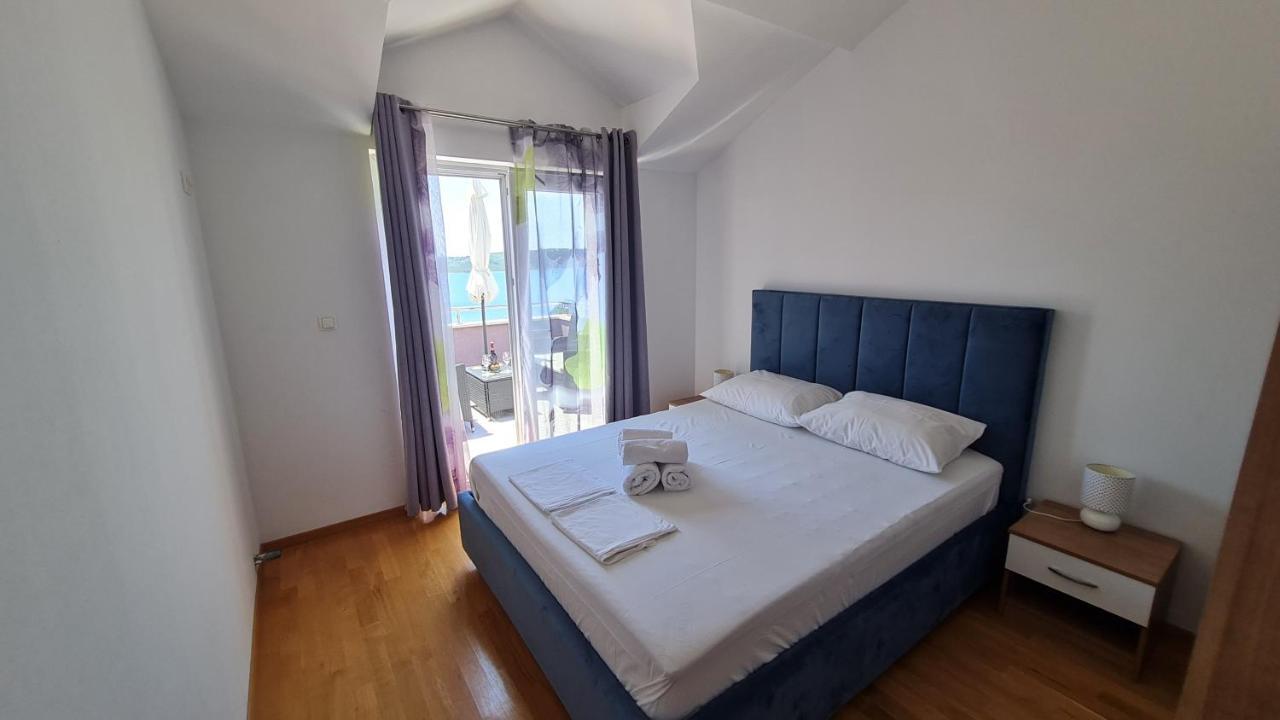 Apartmani Ferdi Трогір Екстер'єр фото