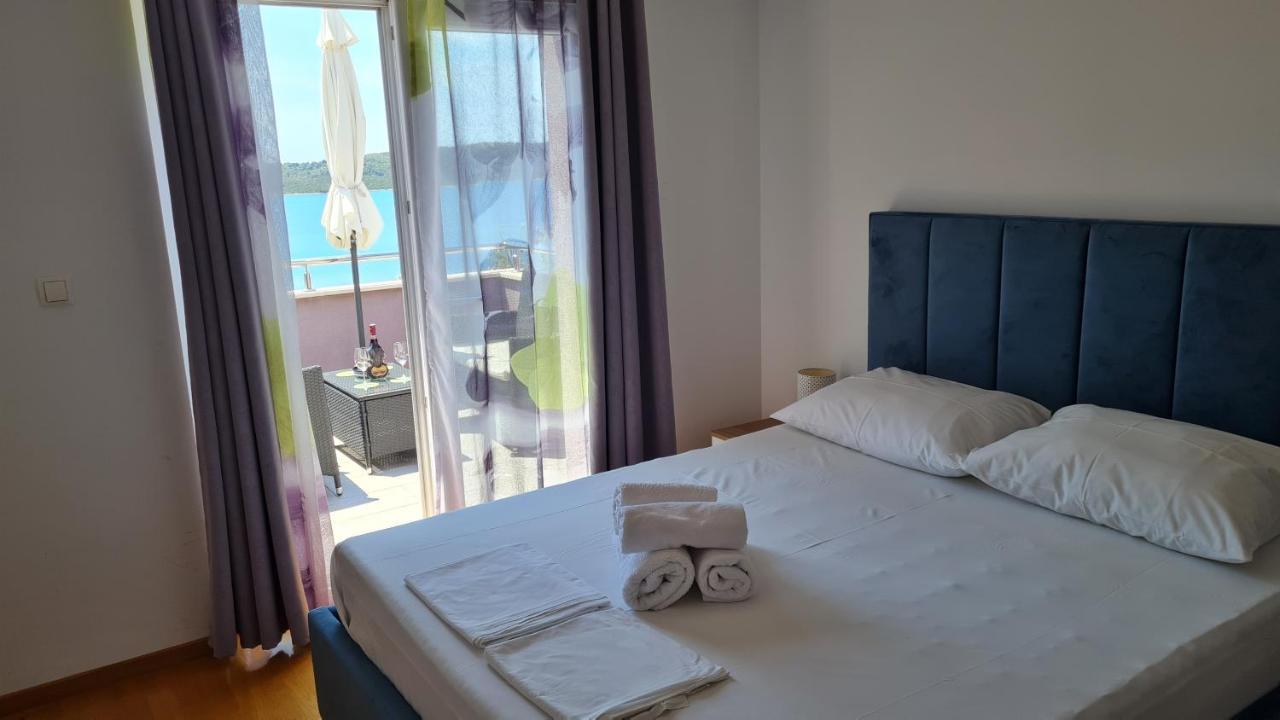 Apartmani Ferdi Трогір Екстер'єр фото